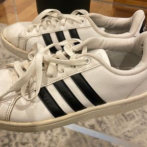 Women’s size 7 Adidas cloudfoam!